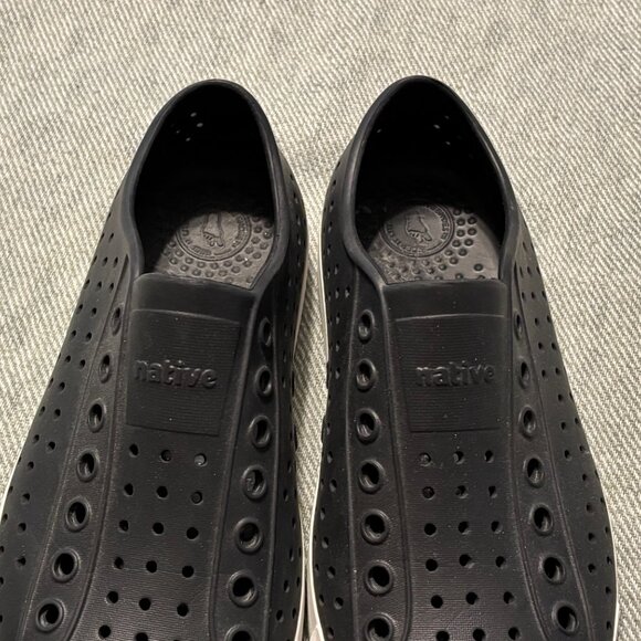 NWOB NATIVE Women’s Jefferson Shoe, W8 (Black) RETAIL $55 - Picture 5 of 6